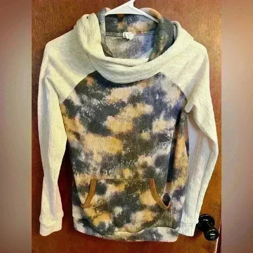 Women’s lightweight 7th Ray sweatshirt